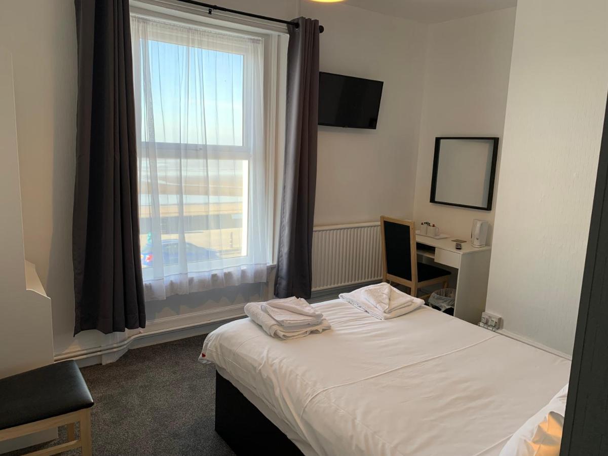 The Royal Clarence (adults Only) Hotel 2*