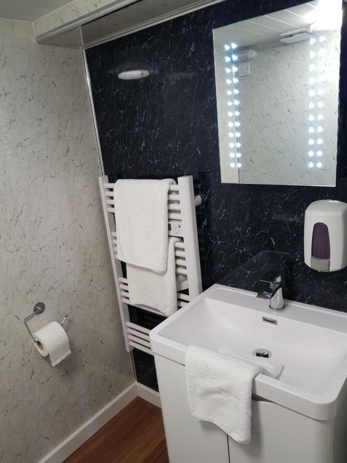 The Royal Clarence (adults Only) Hotel 2*